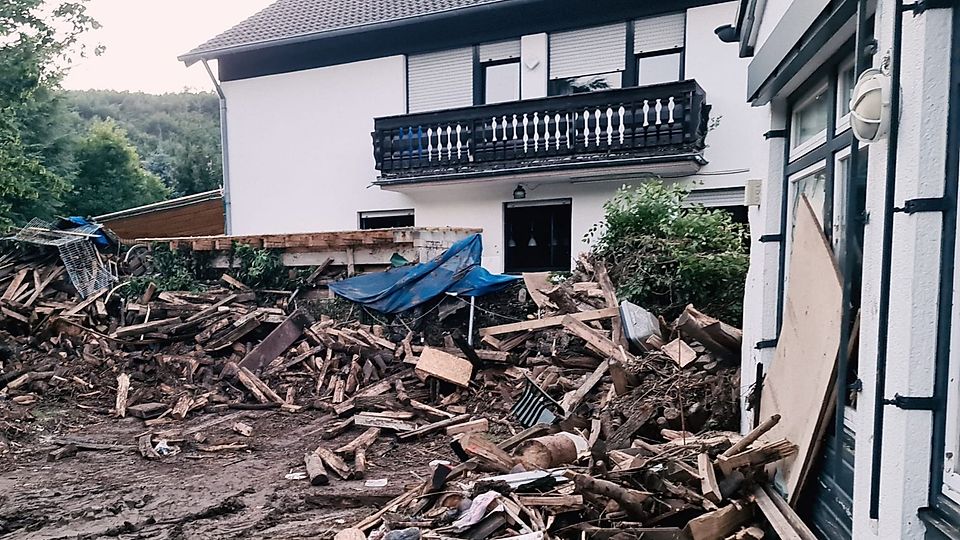 Der Blick in das Außengelände des Kindergartens in Zweifall. Hier sollen die Spenden helfen. 