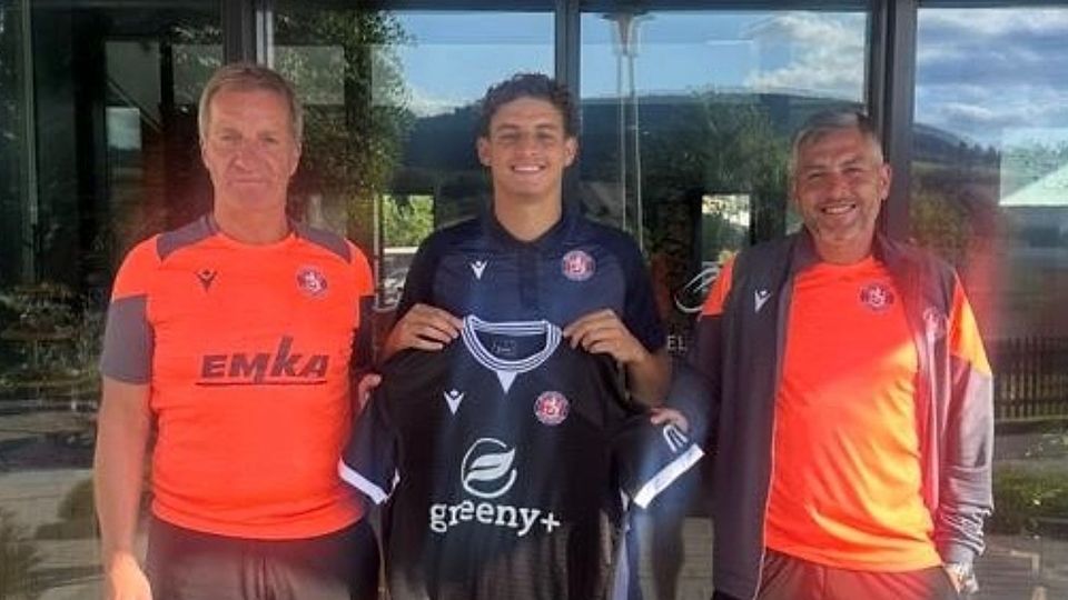 Amin Bouzraa unterschreibt beim Wuppertaler SV.