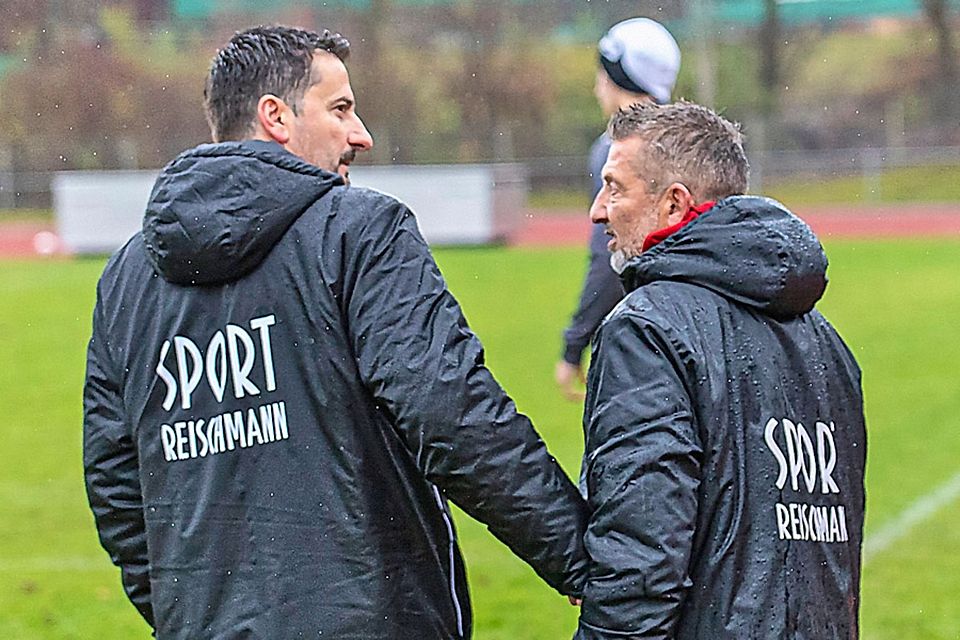 Bleiben auch nach dem geglückten Klassenerhalt der U21 des FC Memmingen an Bord: Das Trainerduo Besim Miroci (links) und Oliver Greiner.