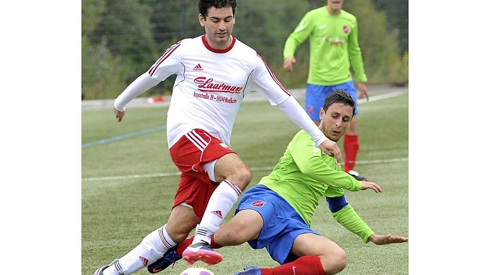 Thomas Eroglu (links), hier noch im Dress des FC Nordkirchen, wechselt zur neuen Spielzeit zum SV Herbern.