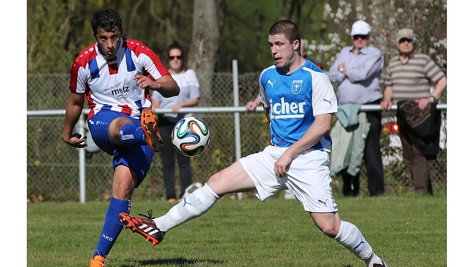 Guter Schuss: Leihgesterns Hasan Sogukcesme erwischt den Abschluss vor Sören Schneider.	Foto: Bär