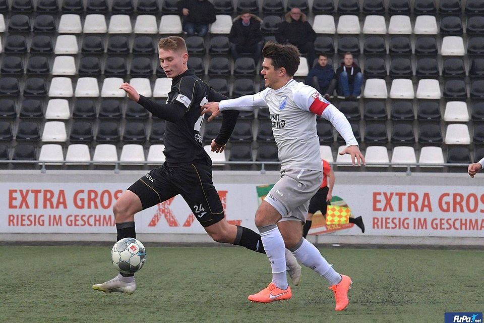 Torschütze: Der Verler Anton Heinz (l.) – hier im Testspiel gegen Meinerzhagen – erzielte gegen den VfL Osnabrück in einem Spiel über 120 Minuten den verdienten 3:2-Siegtreffer.
