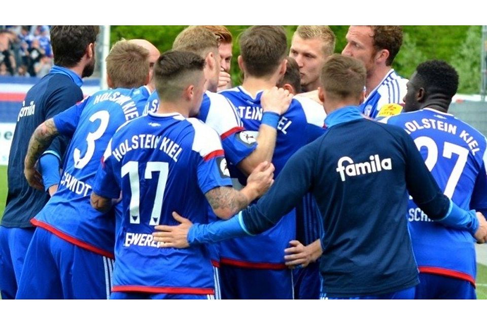 Die Kieler Kicker feierten in Aspach den Aufstieg. F: Hermann