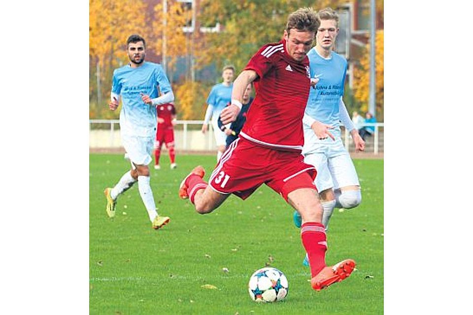 Marco Pajonk steht mit 43 Treffern in 30 Saisonspielen an der Spitze der Torjägerliste der Fußball-Verbandsliga Südost und will auch im Spitzenspiel gegen den VfB Lübeck II treffen. Foto: vsz