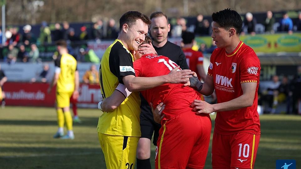 Gute Laune: Die Vilzinger um Thomas Haas (li.) und auch der FC Augsburg II sind am Dienstag schon wieder im Einsatz.