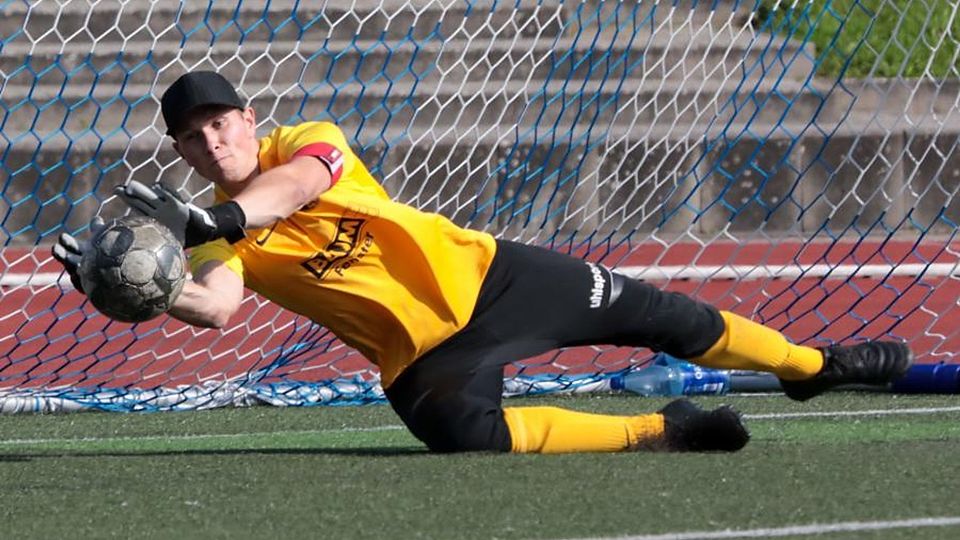 Finkenbachtals Torwart Kevin Jung kann die 1:4-Niederlage seiner Elf bei der FSV Erbach nicht verhindern.	Foto: Fernando Baptista