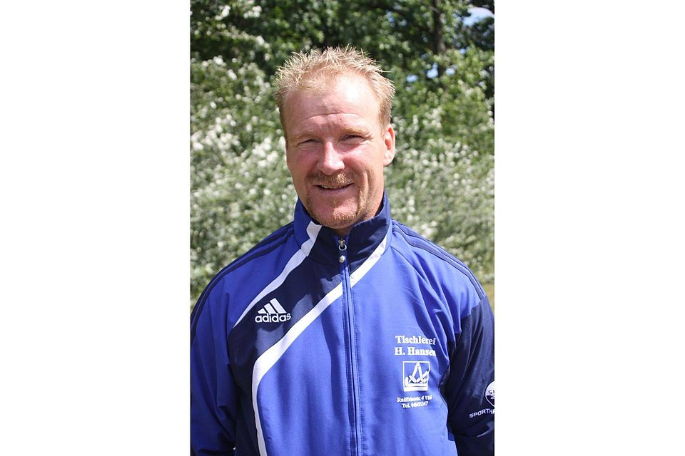 Bernd Hansen geht ins achte Jahr als Trainer des SV Blau-Weiß Löwenstedt.