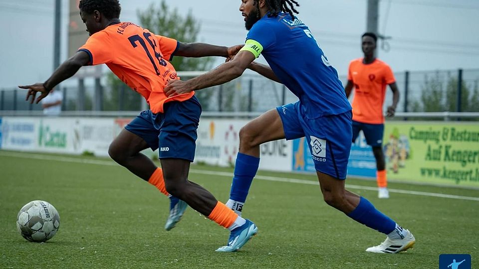 Itzig (in blau) bietet sich die Chance, den direkten Anschluss an Platz 2 herzustellen