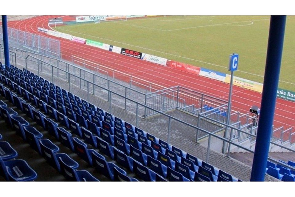 Bleibt am Sonntag leer: das Stadion in Neustrelitz Foto: Ulf Lange / Fußballfotografie