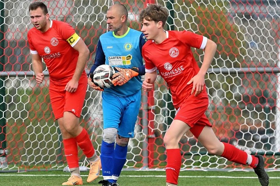 Alexander Thomas, Torwart der SG Wolterdingen-Tannheim, hatte gegen den FC Löffingen reichlich zu tun.