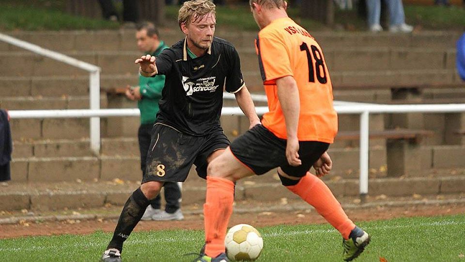 Christian Werner im Kampf um den Ball (Foto: Alexander Grimm)