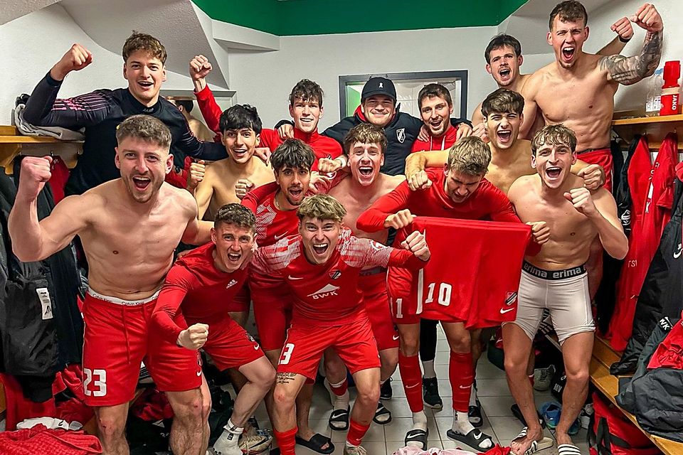 Der TSV Ilshofen bejubelt den Sieg.