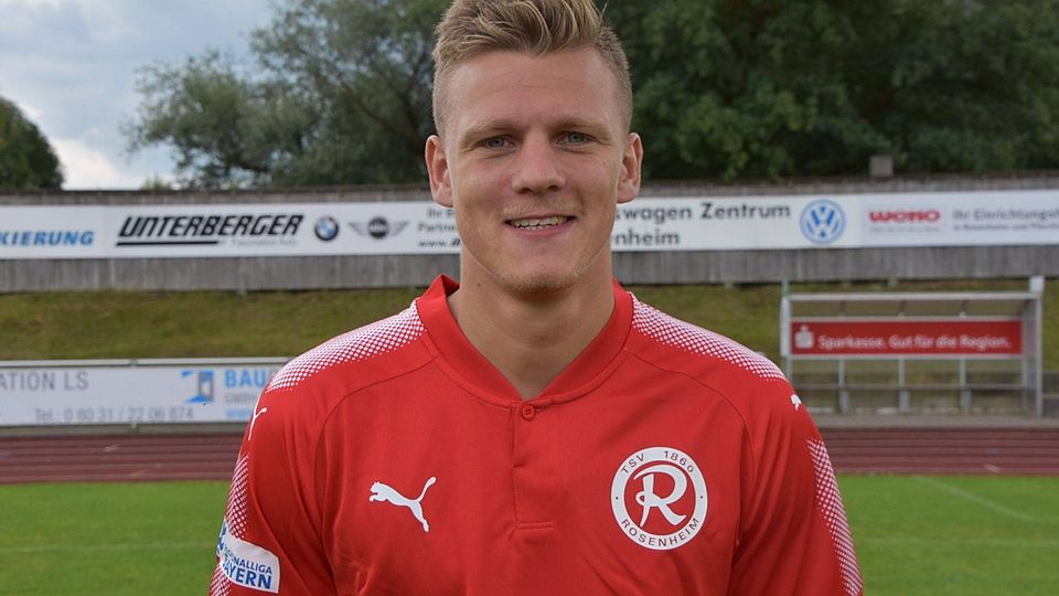 Mathias Heiß wird auch im nächsten Jahr im Trikot des TSV 1860 Rosenheim auflaufen.