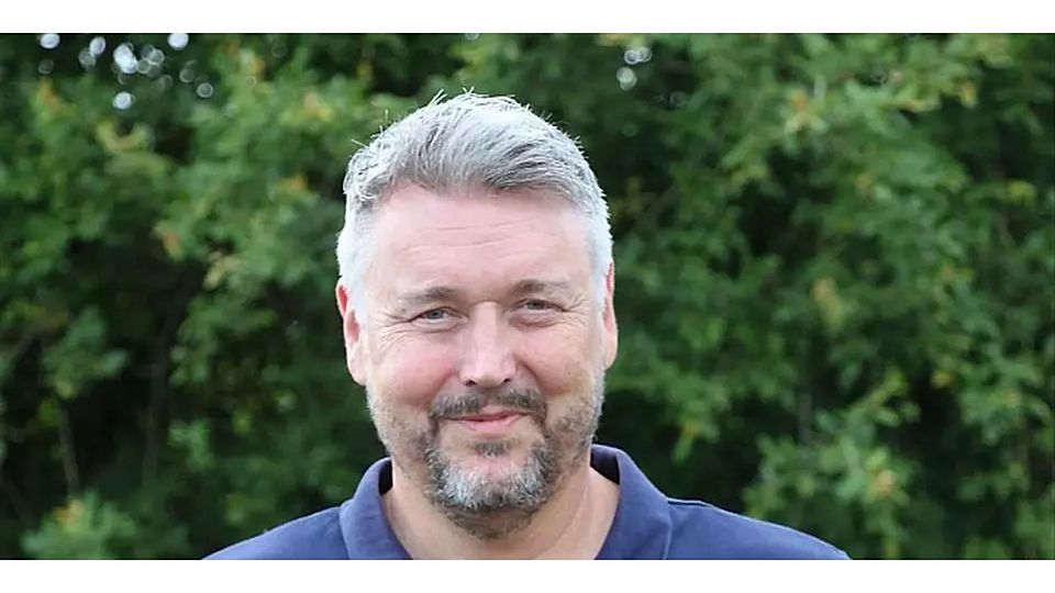 Trainer Carsten Grundmann hat beim Fußball-Kreisoberligisten SSV Frohnhausen vorzeitig verlängert. © SSV Frohnhausen