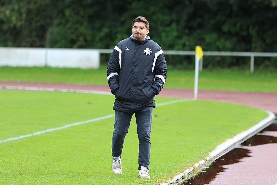 SEF-Coach Alexander Schmidbauer verpasste mit seiner Elf den Sprung an die Tabellenspitze.