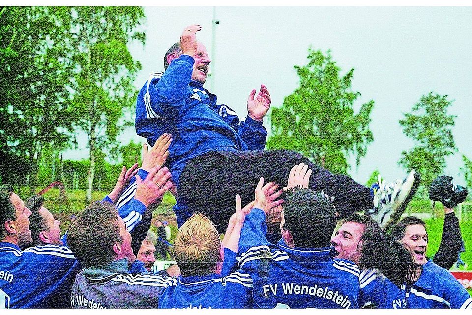 Aufstiege hat Gerhard Zuber als Trainer schon einige feiern dürfen. Beispielsweise mit dem FV Wendelstein in der Saison 2001/02, als die Kicker nach einem Entscheidungsspiel in Zirndorf in die Landesl