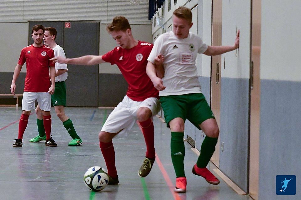 Das Hallenturnier des TSV Bleidenstadt geht bereits in seine 52. Auflage. Kreisoberligist SG Orlen (rote Trikots) und B-Liga-Tabellenführer TuS Kemel (weiße Trikots) sind auch dieses Jahr mit dabei.und 