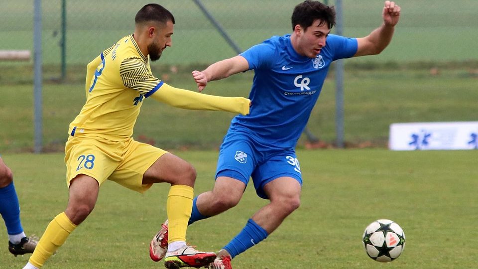 Klare Verhältnisse: Kirchheim (Luis Sailer Fidalgo; r.) gibt im Lokalderby mit Dornach (Can Bozoglu) den Ton an.
