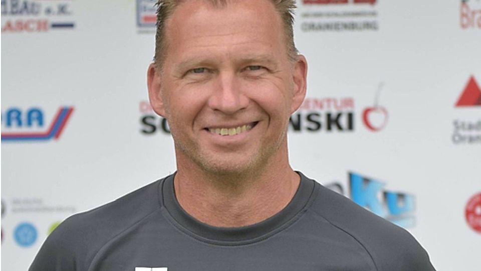 Cheftrainer Torsten Thiel verlängert beim TuS Sachsenhausen und steht auch in der Saison 2021/22 an der Seitenlinie.