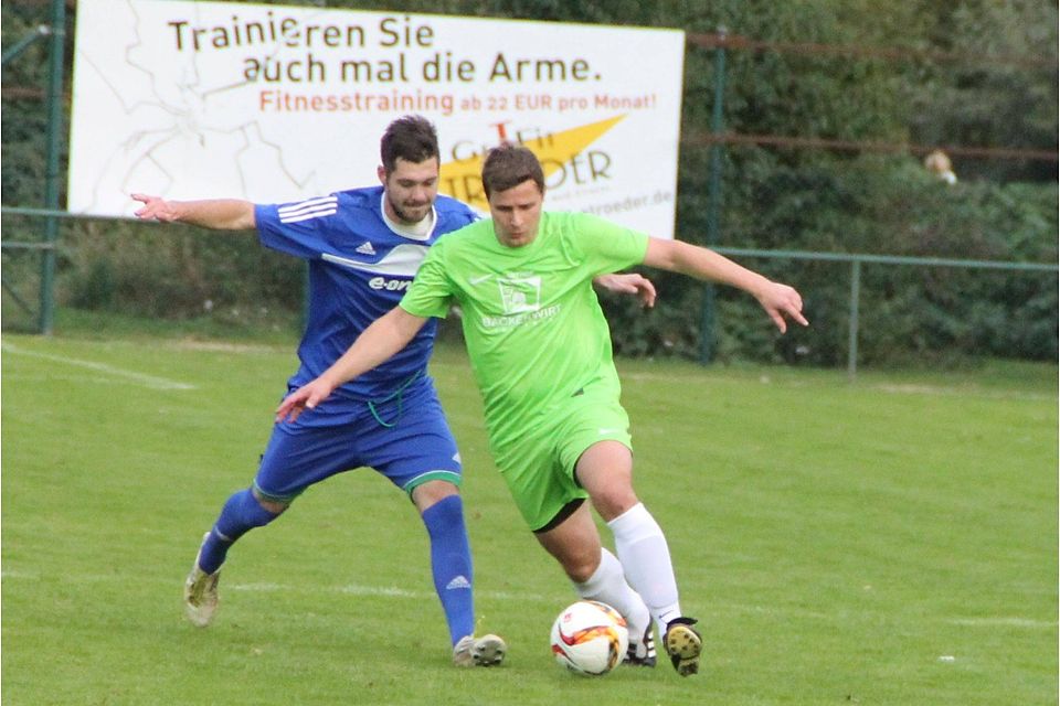 Der FC Chamerau und der FC Raindorf trennten sich am Ende 1:1   Foto: Fleischmann