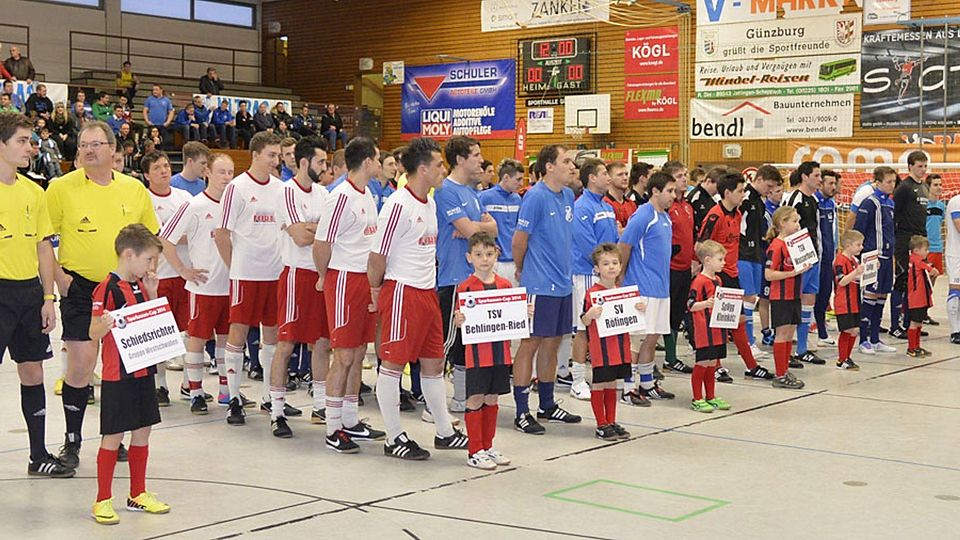 Bei vier Qualifikationsturnieren werden auch in dieser Hallensaison die Starter für die Endrunde der Landkreismeisterschaft ermittelt. Gespielt wird erstmals nach Futsal-Regeln.	    F.: Ernst Mayer