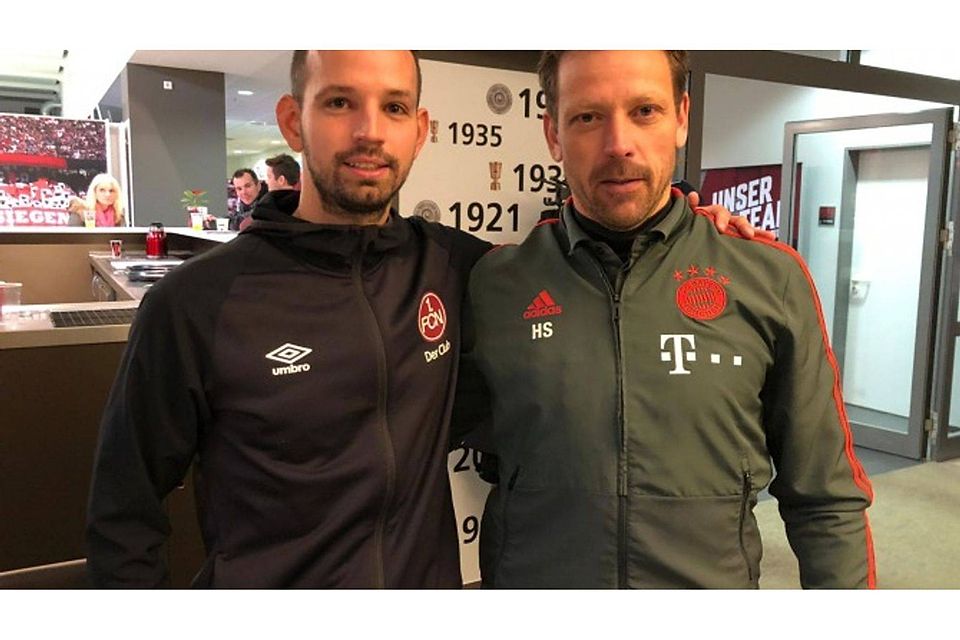 Ein Bild mit Symbolcharakter: Nürnbergs Coach Fabian Adelmann und Bayern-Trainer Holger Seitz zeigen sich freundschaftlich. Foto: Dieter Rebel