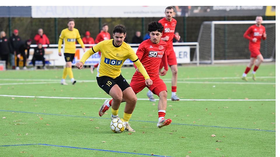 Wie alle beim FC Kaunitz bemüht sich Kapitän Dennis Martens (l.) enorm, verschießt aber früh im Spiel einen Foulelfmeter.