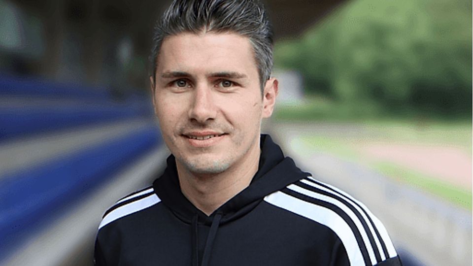 Sebastian Siebenbach bleibt bis zum Saisonende Trainer des FC Büderich.