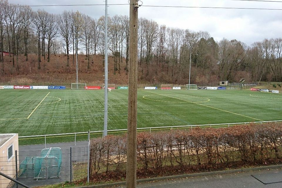 Auch an diesem Spieltag kommt es auf dem Kunstrasenplatz im Sportzentrum am Eichberg in Cunewalde zu einem Spiel der Kreisoberliga Oberlausitz. 