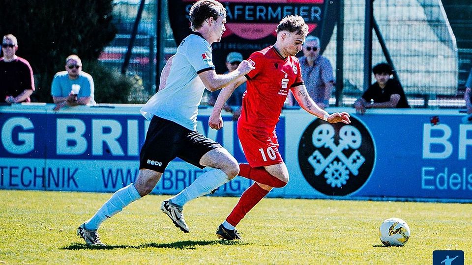 Der SV Lippstadt 08 (in Rot) ist der Top-Favorit der anstehenden Oberliga-Saison.