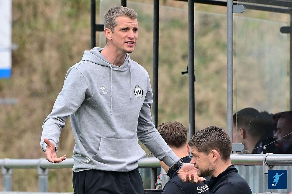 Es will noch nicht laufen für Lars Bender (li.) und den SV Wacker. Die Burghauser müssen aufpassen, nicht noch unten reinzurutschen.