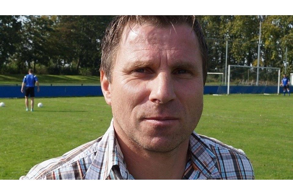 Letztes Spiel als Trainer des SV Grieth: Uwe Landman. Foto: Christoph Lümmen