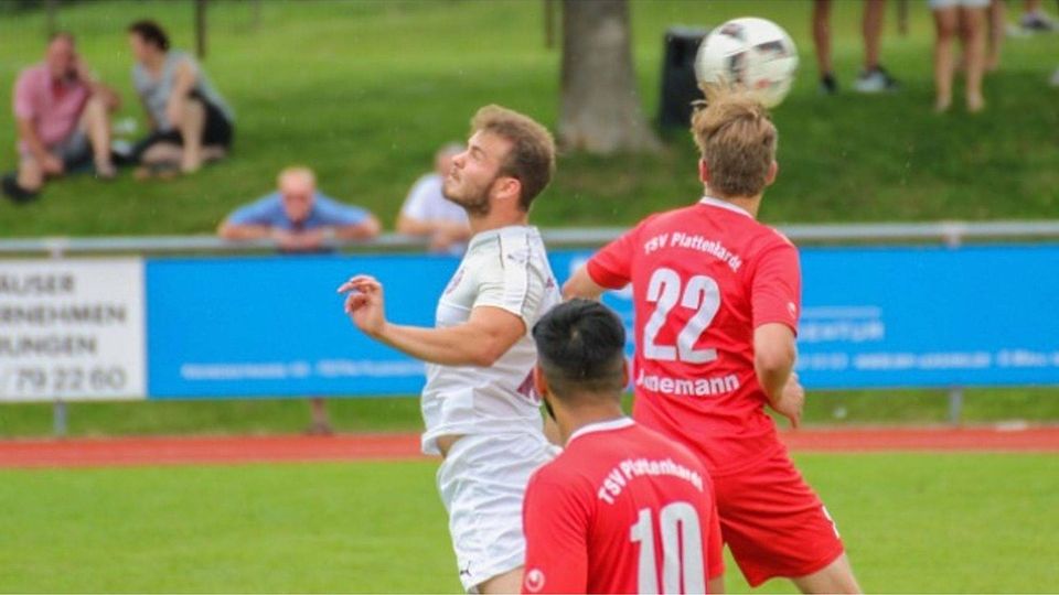 Der TSV Bernhausen (weiß) und die TSVgg Plattenhardt (rot) treffen am Sonntag im Ortsduell aufeinander. Foto: Frey
