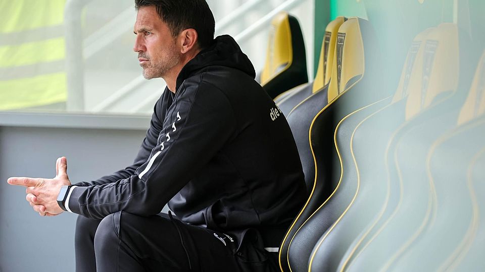 Einsamer Grübler: Patrick Glöckner kann sich den rasanten Niedergang der Löwen nicht erklären.