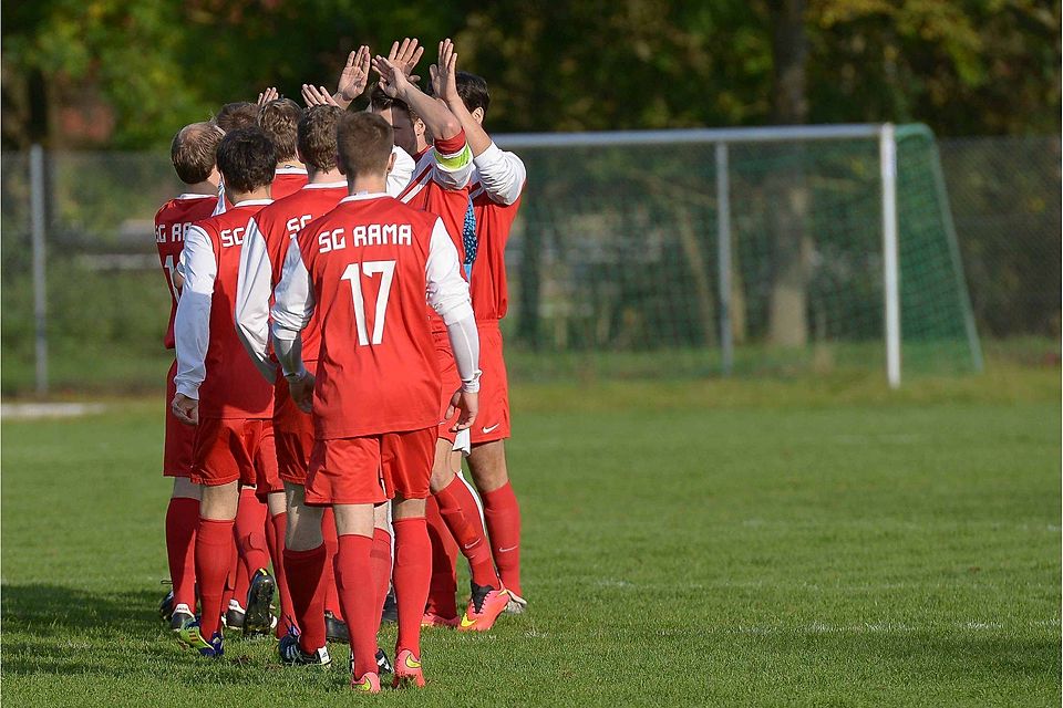 Scheinbar nicht zu stoppen - die Spieler der SG Ra/Ma. Archivfoto: Klein. Scheinbar nicht zu stoppen - die Spieler der SG Ra/Ma. Archivfoto: Klein.