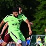 Nadir Kadi (am Ball) und Teamgefährte Yassin Rahhaoui (hinten) erzielen für den SSV Raunheim die Tore zum 2:0-Sieg über SG Leeheim/Wolfskehlen. 