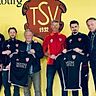 Auf eine erfolgreiche Zukunft (v,l.): Co-Spielertrainer Mirsad Biber, der scheidende Danilo Dittrich, Analyst Herbert Heidenreich, Trainer Hendrik Baumgart, Co-Spielertrainer Tim Olschewski und Manager Josef Maiser.