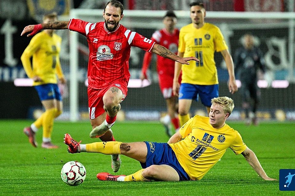 14 Mal war Jan Stein (am Boden) bislang in der Regionalliga Nordost für Lok Leipzig am Ball.