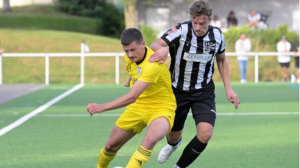 David Miletic (rechts) und seine Villi...nsburg ab, verloren allerdings erneut. | Foto: Imago/Eibner David Miletic (rechts) und seine Villinger Kollegen lieferten ein gutes Spiel gegen Ravensburg ab, verloren allerdings erneut.