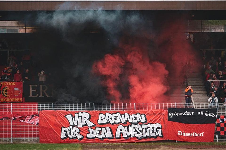 Die Erkenschwicker Fans sind bereits absolut Oberliga-tauglich und haben ihre Mannschaft zum Topspielsieg gepeitscht.