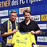 Max Dombrowka (li.)mit FCP-Manager Johannes Müller 