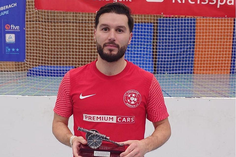 Ilyas Aksit mit der Torjägerkanone