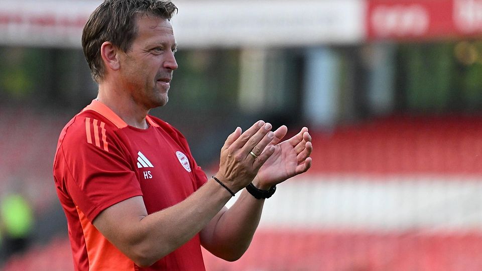 Holger Seitz und seine Mannschaft ließen gegen den FC Eintracht Bamberg nichts anbrennen.