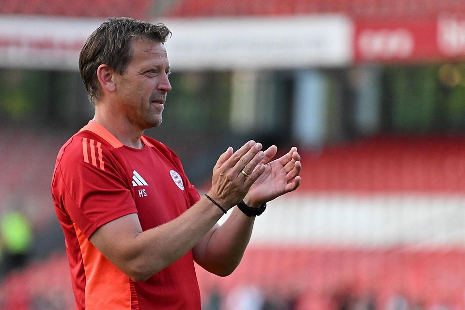 Holger Seitz und seine Mannschaft ließen gegen den FC Eintracht Bamberg nichts anbrennen.
