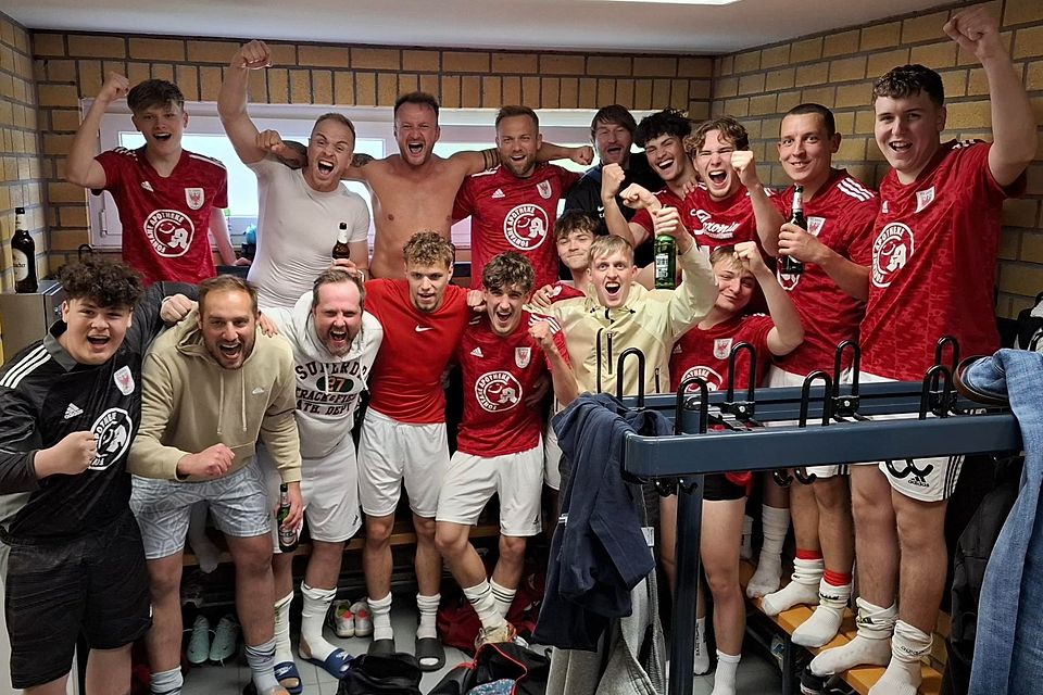 Neun Treffer bejubelte die SG Tangermünde/Schönhausen II mit ihrem Kabinengruß.