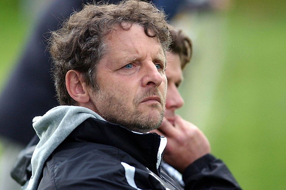 Überraschend zurück im Amt nach seinem Rücktritt Anfang Oktober: Coach Wolfgang Schneider. F: Meier
