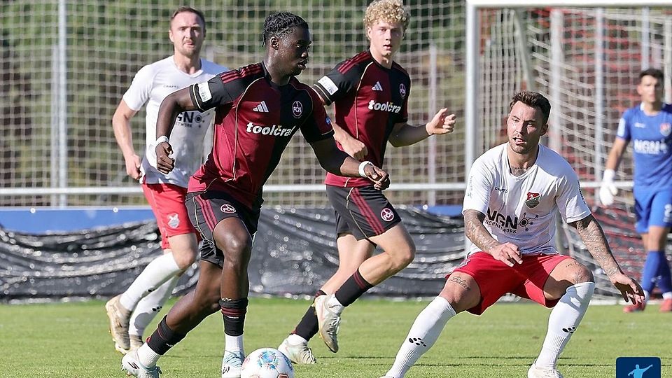 Kurzes Gastspiel: Handolo Mustapha (am Ball) ist nach einem halben Jahr beim 1. FC Nürnberg wieder nach England zurückgekehrt.