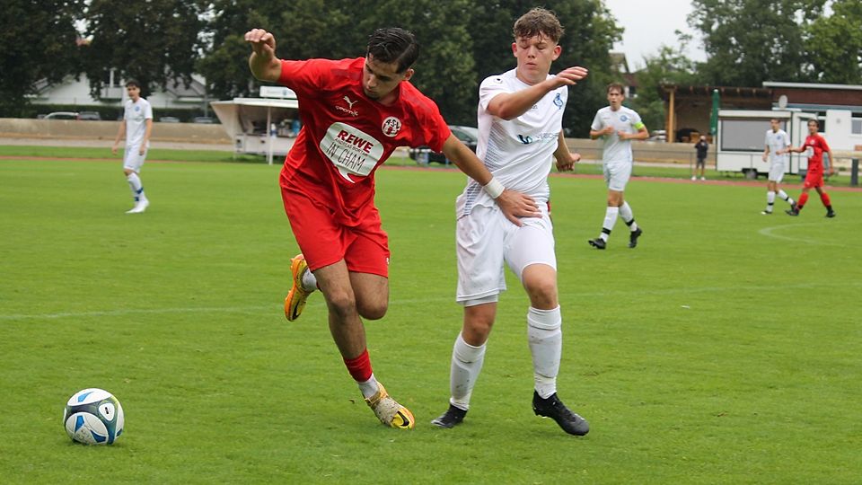 Jahi Sülejmani (li.) erzielte zusammen mit Konstantin Landstorfer gegen den FC Dingolfing alle sechs Chamer Tore. 