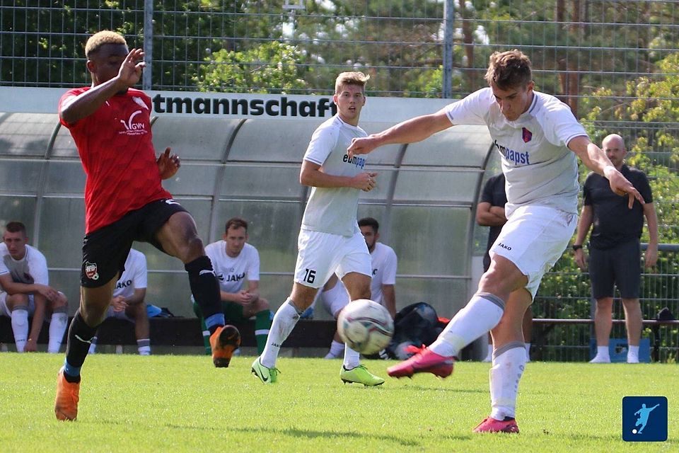 Sechs Tore fielen beim Match zwischen dem VfB Neckarrems und dem FSV Hollenbach.
