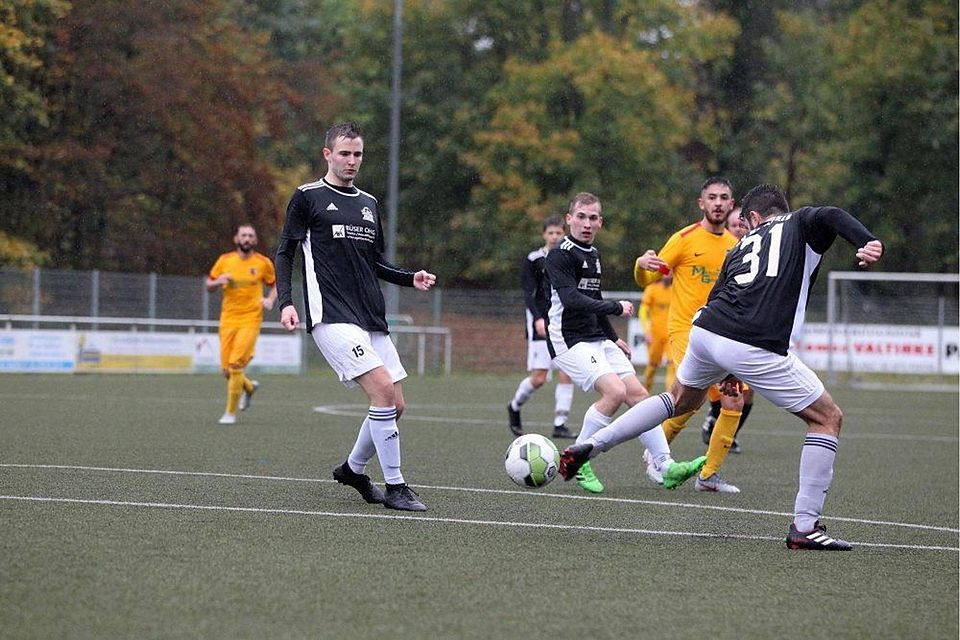Haben zurzeit einen sehr guten Lauf: Die Kicker des SV Nierfeld sind am Sonntag in Königsdorf gefordert. Foto: Franz Küpper Haben zurzeit einen sehr guten Lauf: Die Kicker des SV Nierfeld sind am Sonntag in Königsdorf gefordert. Foto: Franz Küpper